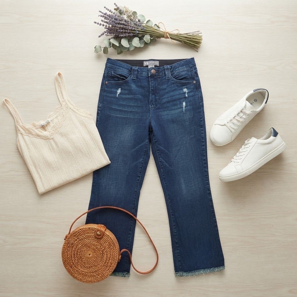 Democracy Ab Solution Dark Wash Crop Flare Jeans Raw Hem Size 8 Distressed
